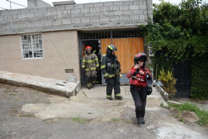 Bomberos llegarona a atender la emergencia.