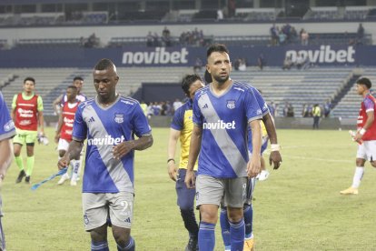 Aníbal Leguizamón no podrá jugar por 6 semanas debido a una fractura en su nariz.