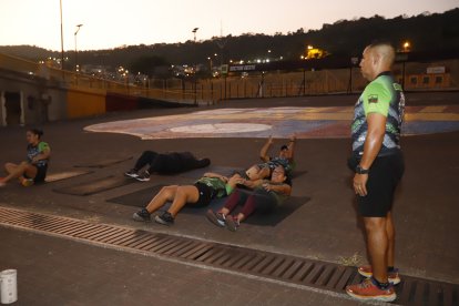 Las herramientas que usan para entrenar son creadas por Edison con materiales de construcción.