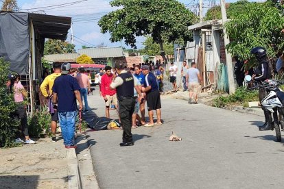 La policía cree que hay una disputa entre bandas que operan a nivel binacional.