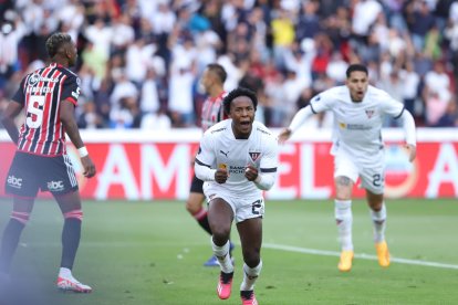 Jhojan Julio, uno de los goleadores albos ante Sao Paulo.