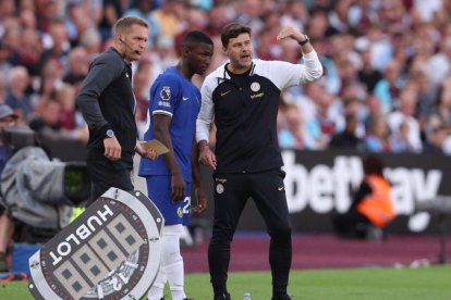 Moisés Caicedo jugará su segundo encuentro con el Chelsea de Inglaterra.
