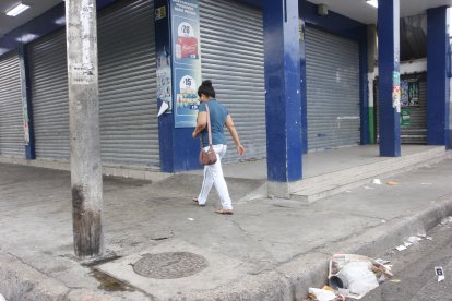 El sitio estuvo cerrado hasta cerca de las 09:00, pero luego se atendió al público con normalidad. Hay temor en quienes viven alrededor.