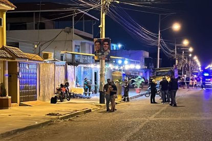 Los comensales dijeron a la Policía que dos tipos llegaron en moto para matar al hombre.