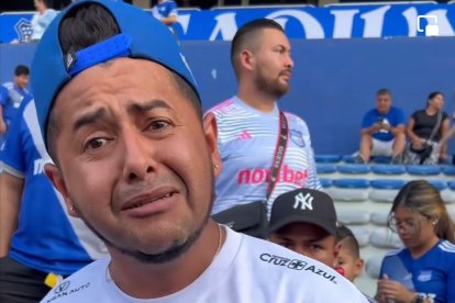 Luis Loor es conocido como el Hincha Llorón de Emelec. El actor cómico y aficionado se ha convertido en toda una celebridad.