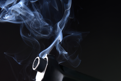 El hombre fue alcanzado por las balas cuando iba a casa.