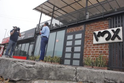 Policías llegaron al sitio para investigar el caso, que ocurrió la madrugada de este jueves.