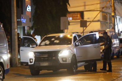 Los dos hermanos baleados en el sur porteño se movilizaban en esta camioneta blanca que no llevaba placa.