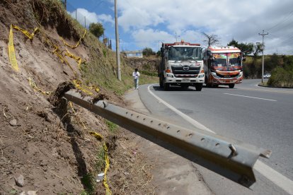 Los camiones y buses suelen  circular a altas velocidades por la curva en donde ocurrió el siniestro.