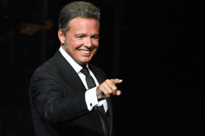 Luis Miguel Gallego Basteri, ​​ conocido como Luis Miguel, es un cantante y productor mexicano.