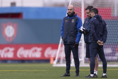 El técnico español afrontará su primera eliminatoria con Ecuador.