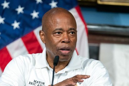 Fotografía en la que se registró al alcalde de la ciudad de Nueva York, Eric Adams.
