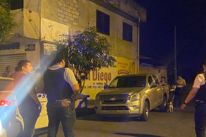 El jefe policial habría sido sorprendido por unos 'pelados' que le quitaron la camioneta.