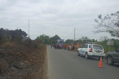 Ocho pasajeros que iban a bordo del bus  quedaron aterrados.