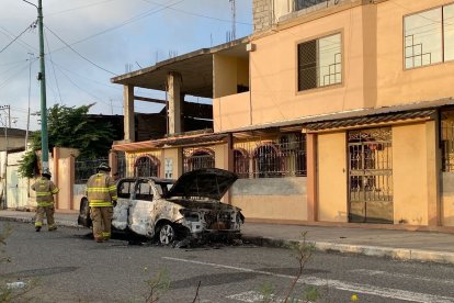 Los coches bombas estallaron cerca de una escuela y un colegio.
