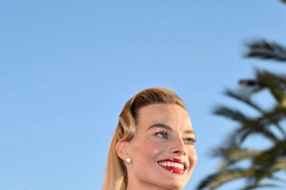 Su maquillaje es muy natural.