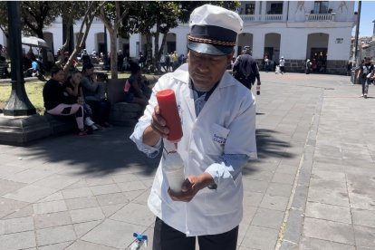 Tradición. Comerciantes alistan sus negocios para recibir a turistas nacionales y extranjeros.