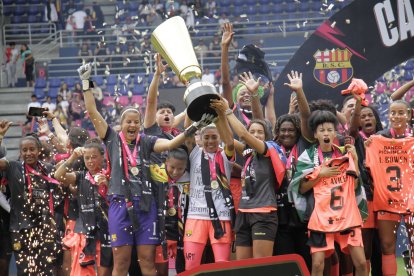 La celebración de las campeonas de la quinta edición de la Superliga femenina.