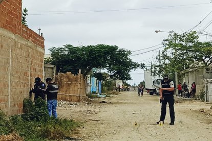 La policía desplegó un amplio operativo por toda la ciudad para encontrar a los responsables de este nuevo crimen, "la bala no para en la península.