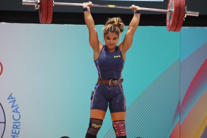 Angie Palacios demostró que es una de las mejores exponentes en el levantamiento de pesas a nivel mundial.