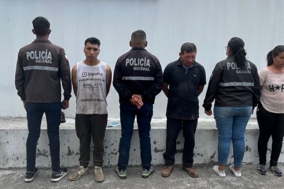 Los sospechosos fueron detenidos con cuatro vehículos reportados como robados.