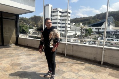 Aunque lo suyo va a ritmo de la música regional colombiana, David Osorio combina algo de la mexicana, bomba, reguetón y cumbia.