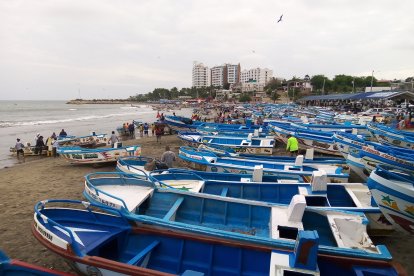 Los pescadores están asustados, no quieren que sus lanchas queden varadas por la medida gubernamental.