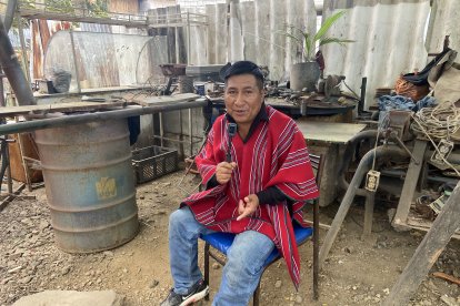 Manuel Yumbo narra en español y en kichwa. Nació en Colta y vive en Durán. Es el primer participante del reality ‘lengua y bola’.