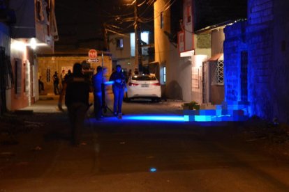 La víctima quedó sobre la calzada y aunque intentaron salvarla, nada se pudo hacer.