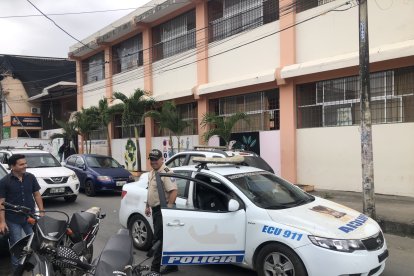 Los planteles suspendieron sus actividades presenciales hasta el miércoles.