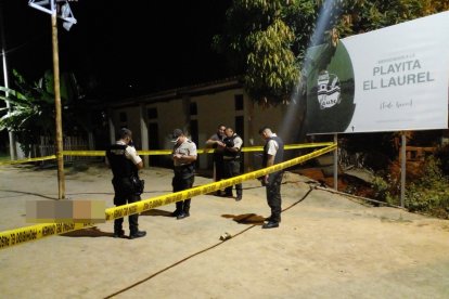La Policía acordonó la escena del crimen en El Laurel.