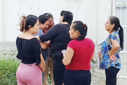 Parientes de María Cojitambo Mejillones se movilizaron tras conocer lo ocurrido.