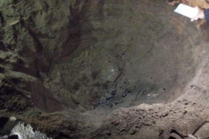 El supuesto meteorito habría dejado un cráter en la playa de Punta Carnero.