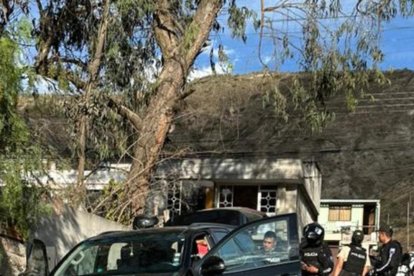 Los delincuentes se movilizaban en dos vehículos.