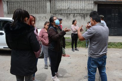 Los vecinos implicados tuvieron un cruce de palabras por el perrito quemado y el supuesto matadero informal de gallinas.