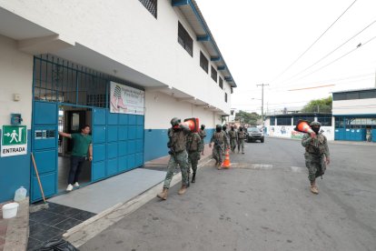 Colegio suspendió las clases por la delincuencia en Durán.