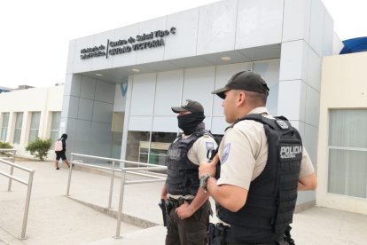 Hombre baleado es asistido en el centro de salud Ciudad Victoria.