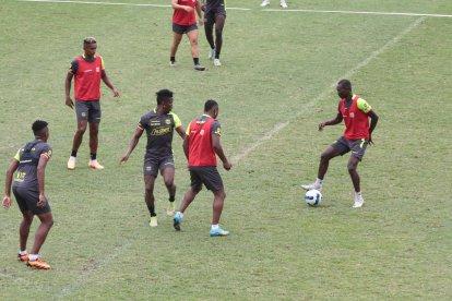 En la segunda etapa, Barcelona suma 10  puntos en la tabla de posiciones y Deportivo Cuenca acumula 9.