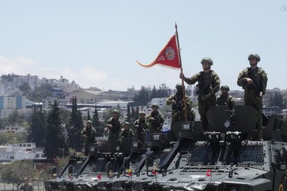 Los beneficiarios obtendrán formación en combate, seguro de salud y vida, así como oportunidades de capacitación.