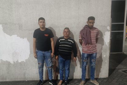 Los implicados se movilizaban en un taxi amarillo. Uno de ellos registra antecedentes penales.