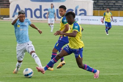 Católica y Gualaceo se midieron en Quito.
