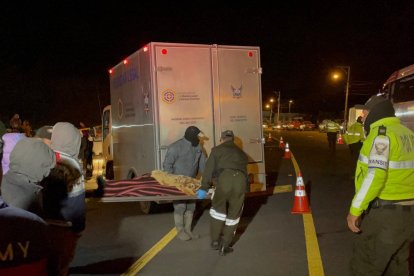 Tras el accidente, moradores reclaman seguridad para atravesar la vía de cuatro carriles.