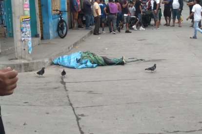 Un cadáver fue hallado dentro de una red, en Santa Rosa.