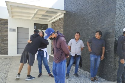 Los deudos de Stalyn se reunieron en los exteriores del anfiteatro de Santa Elena.
