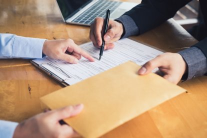 La Fiscalía investiga un presunto fraude procesal cometido por una de sus funcionarias, cuatro peritos y un policía.  (Imagen de referencia)