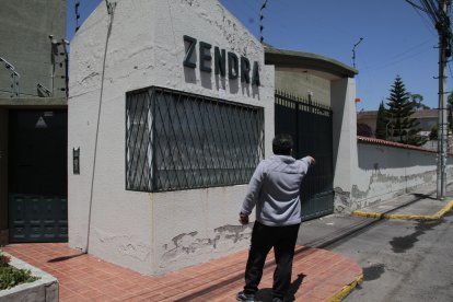 Los ladrones habrían utilizado un dispositivo con imanes para abrir la puerta.