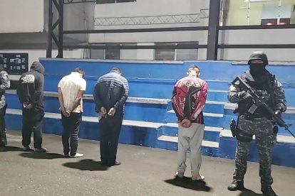 Los detenidos se habrían llevado cerca de 15 mil dólares de una cooperativa.