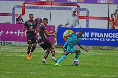En el estadio de Echaleche, Mushuc Runa empató 1-1 con Cumbayá.