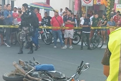 Edison Hernán Franco fue sorprendido a balazos cuando se desplazaba en la motocicleta.