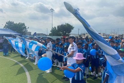 En el Cisne 2 de Guayaquil se inauguró las Escuelas Socio Deportivas.